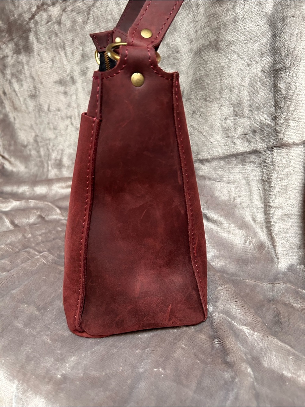 Portland Leather OG Triangle Purse in Merlot with Adjustable Crossbody Strap - Picture 4 of 7